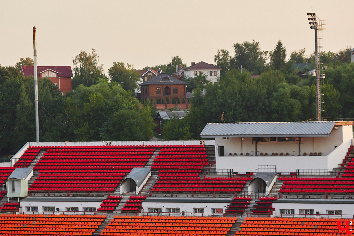 Во Владимире начали обновлять беговые дорожки на стадионе «Лыбедь», а на «Торпедо» закрыли большую арену из-за аварийного состояния трибун. В то же время архитекторы показали рендеры будущего Центра спортивной борьбы на Суздальском проспекте. Если вы ведете здоровый образ жизни, вам наверняка интересно узнать обо всем подробнее.