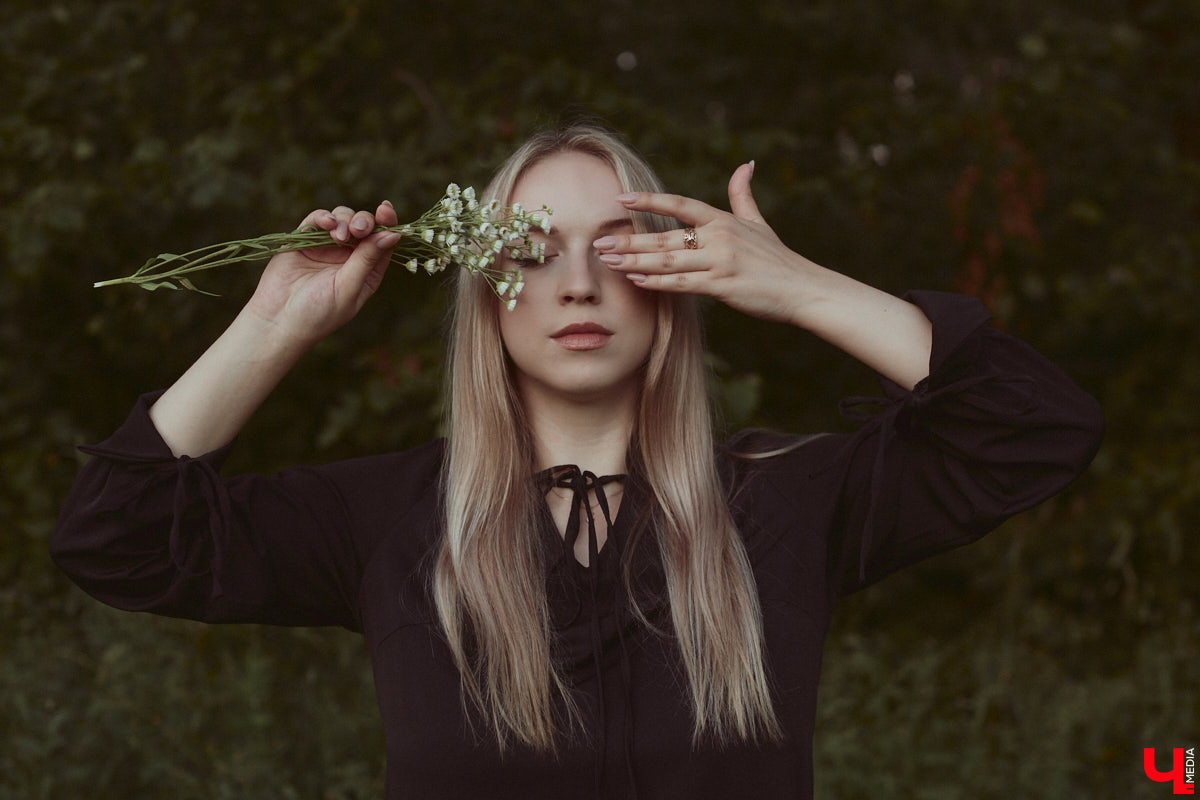 Лидер владимирской фолк-рок-команды «Агидель» Сергей напоминает стойкого оловянного солдатика: солистки могут уходить одна за другой, остальные музыканты — меняться чуть ли не на 90 процентов, но команда упорно продолжает свой путь. В процессе одаривая нас такими интересными работами, как новый альбом «Косами с гор. Сказание первое»