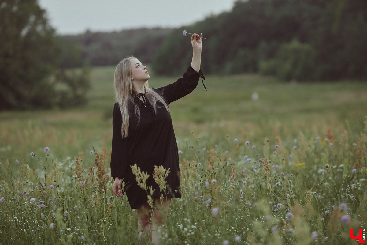 Лидер владимирской фолк-рок-команды «Агидель» Сергей напоминает стойкого оловянного солдатика: солистки могут уходить одна за другой, остальные музыканты — меняться чуть ли не на 90 процентов, но команда упорно продолжает свой путь. В процессе одаривая нас такими интересными работами, как новый альбом «Косами с гор. Сказание первое»