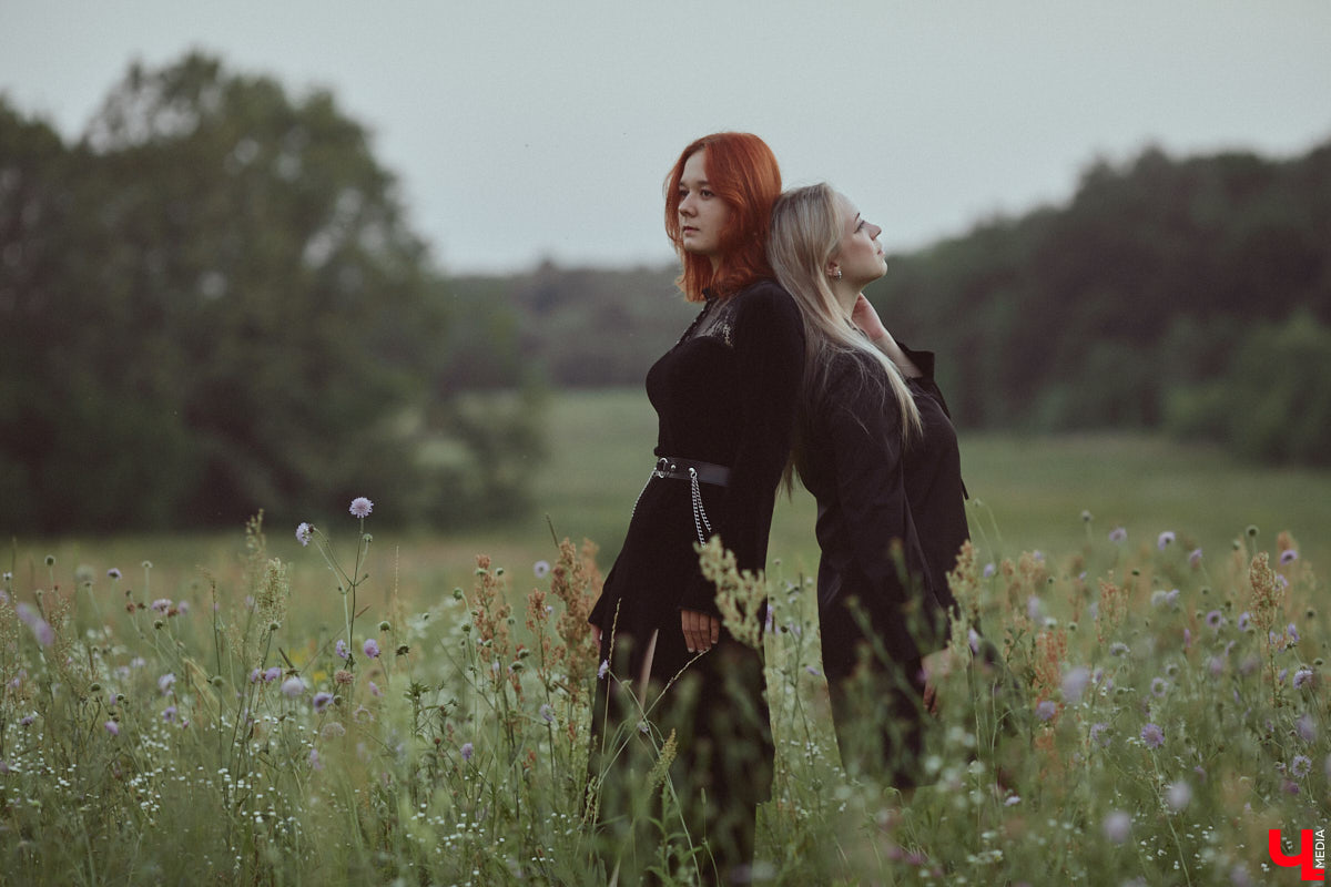 Лидер владимирской фолк-рок-команды «Агидель» Сергей напоминает стойкого оловянного солдатика: солистки могут уходить одна за другой, остальные музыканты — меняться чуть ли не на 90 процентов, но команда упорно продолжает свой путь. В процессе одаривая нас такими интересными работами, как новый альбом «Косами с гор. Сказание первое»