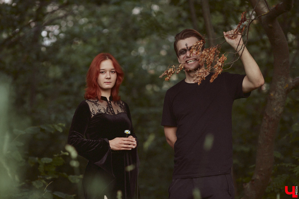 Лидер владимирской фолк-рок-команды «Агидель» Сергей напоминает стойкого оловянного солдатика: солистки могут уходить одна за другой, остальные музыканты — меняться чуть ли не на 90 процентов, но команда упорно продолжает свой путь. В процессе одаривая нас такими интересными работами, как новый альбом «Косами с гор. Сказание первое»