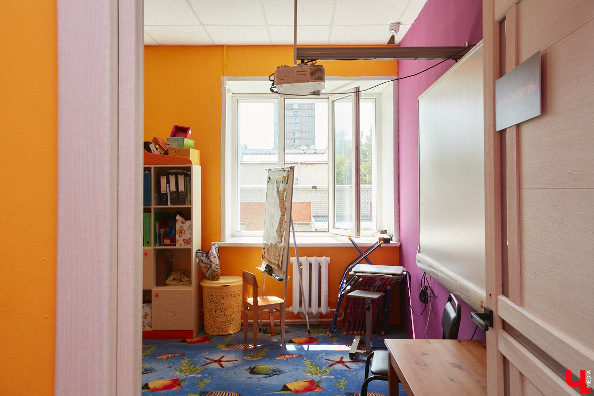 Это сейчас бизнесвумен из Радужного передвигается по городу на собственном кабриолете, но так же легко она может пересесть и за руль грузового автомобиля. На данный момент у Полины Тихомировой несколько направлений бизнеса, хотя не так давно она могла голодать с малышом на руках. Как вы поняли, сегодня речь пойдет о тернистом пути сильной женщины к успеху.