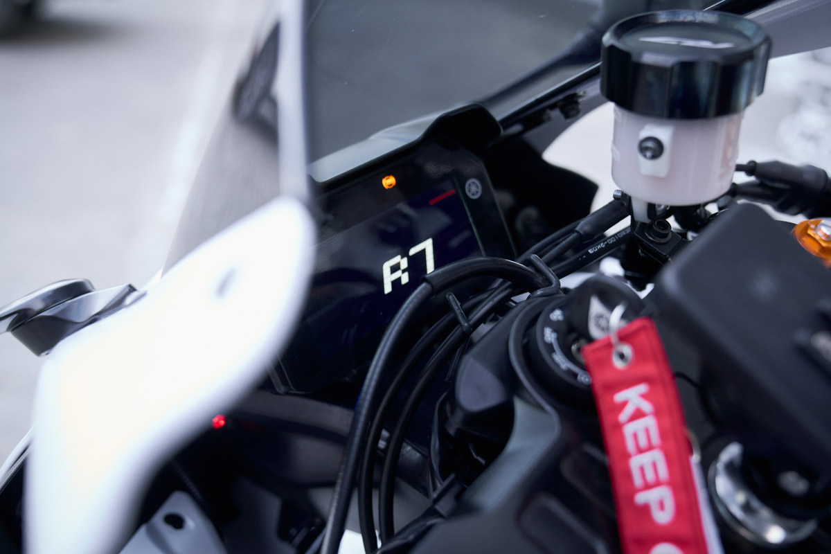 Здорово, когда пара имеет общее увлечение. Например, Адэлина и Александр Капрановы любят мотоциклы. Владимирская пара частенько рычит моторами на местных дорогах. Делают это ребята на японских красавцах Yamaha и Kawasaki, которых они и продемонстрировали «Ключ-Медиа».