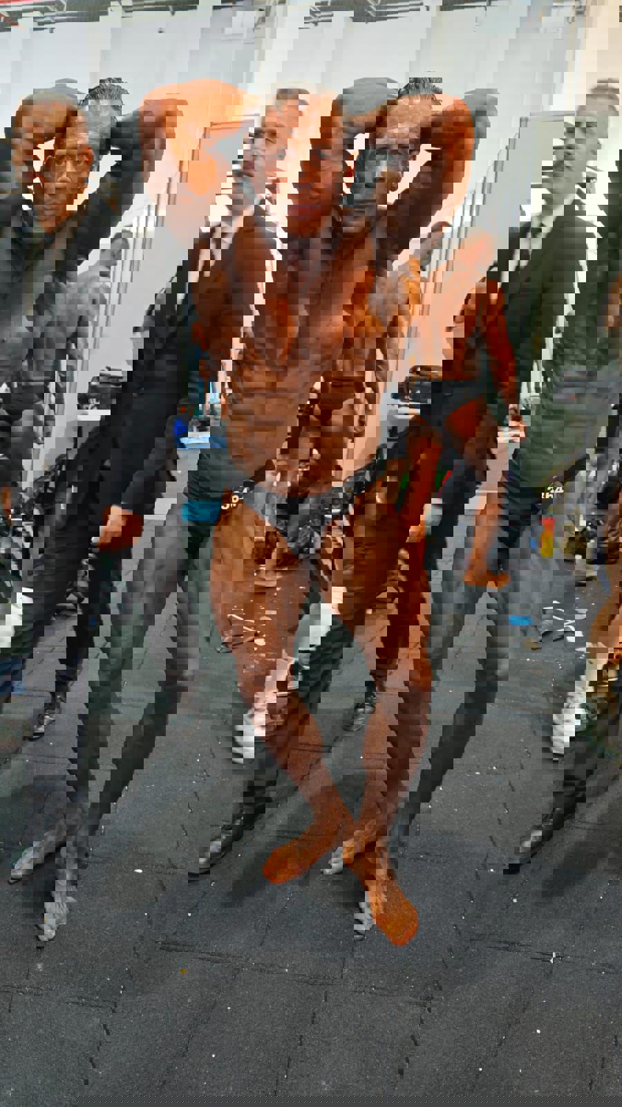 Бодибилдер из Владимира Вадим Легарев занял первое место в номинации «Мастера» на турнире в турецком Измире. Перед выходом на подиум спортсмену пришлось серьезно поработать над весом, но со всеми испытаниями он справился. В итоге спортсмен привез домой очередную медаль.