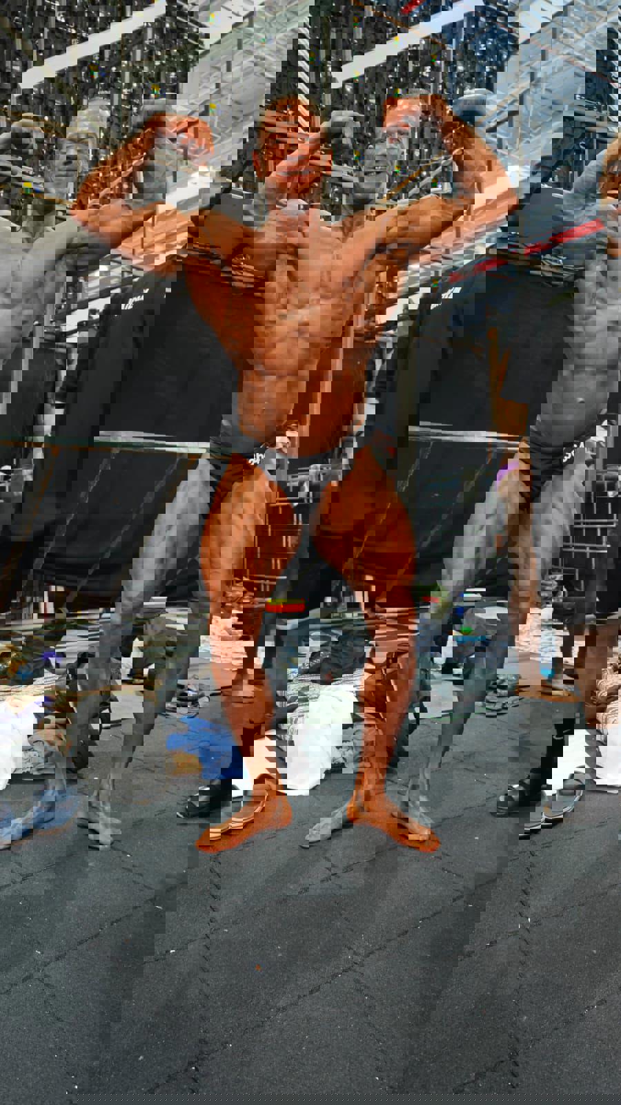 Бодибилдер из Владимира Вадим Легарев занял первое место в номинации «Мастера» на турнире в турецком Измире. Перед выходом на подиум спортсмену пришлось серьезно поработать над весом, но со всеми испытаниями он справился. В итоге спортсмен привез домой очередную медаль.