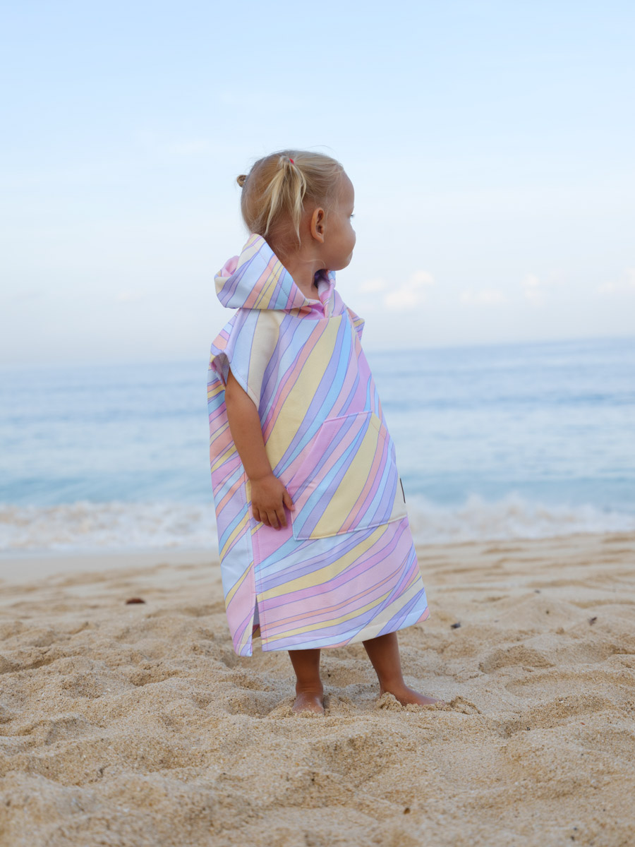 Их соединил серфинг. Анна Карасёва из Коврова познакомилась с будущим мужем в кэмпе на Бали. Сначала ребята вместе покоряли волны, а потом решили остаться жить на острове. Там у них родилась дочка, а еще появилась бизнес-идея, которую они успешно реализовали.