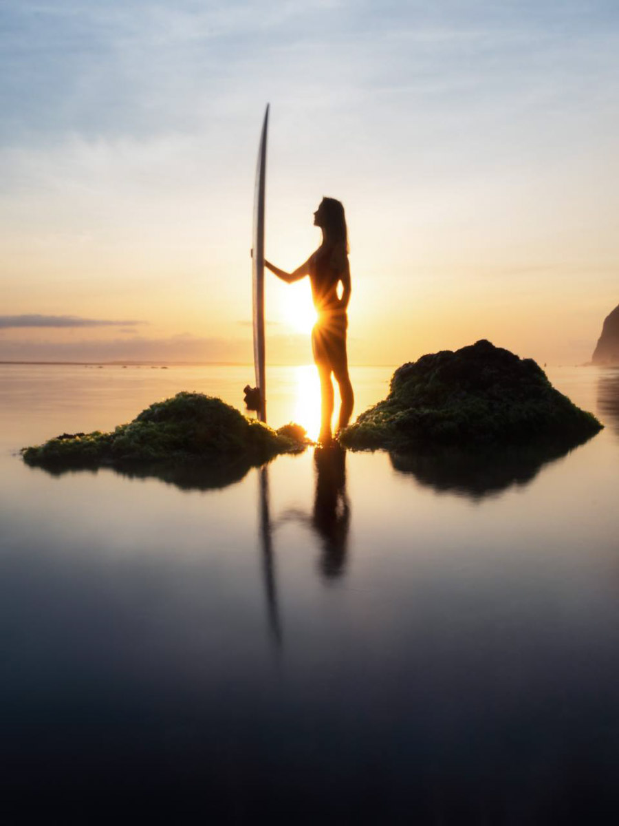 Их соединил серфинг. Анна Карасёва из Коврова познакомилась с будущим мужем в кэмпе на Бали. Сначала ребята вместе покоряли волны, а потом решили остаться жить на острове. Там у них родилась дочка, а еще появилась бизнес-идея, которую они успешно реализовали.