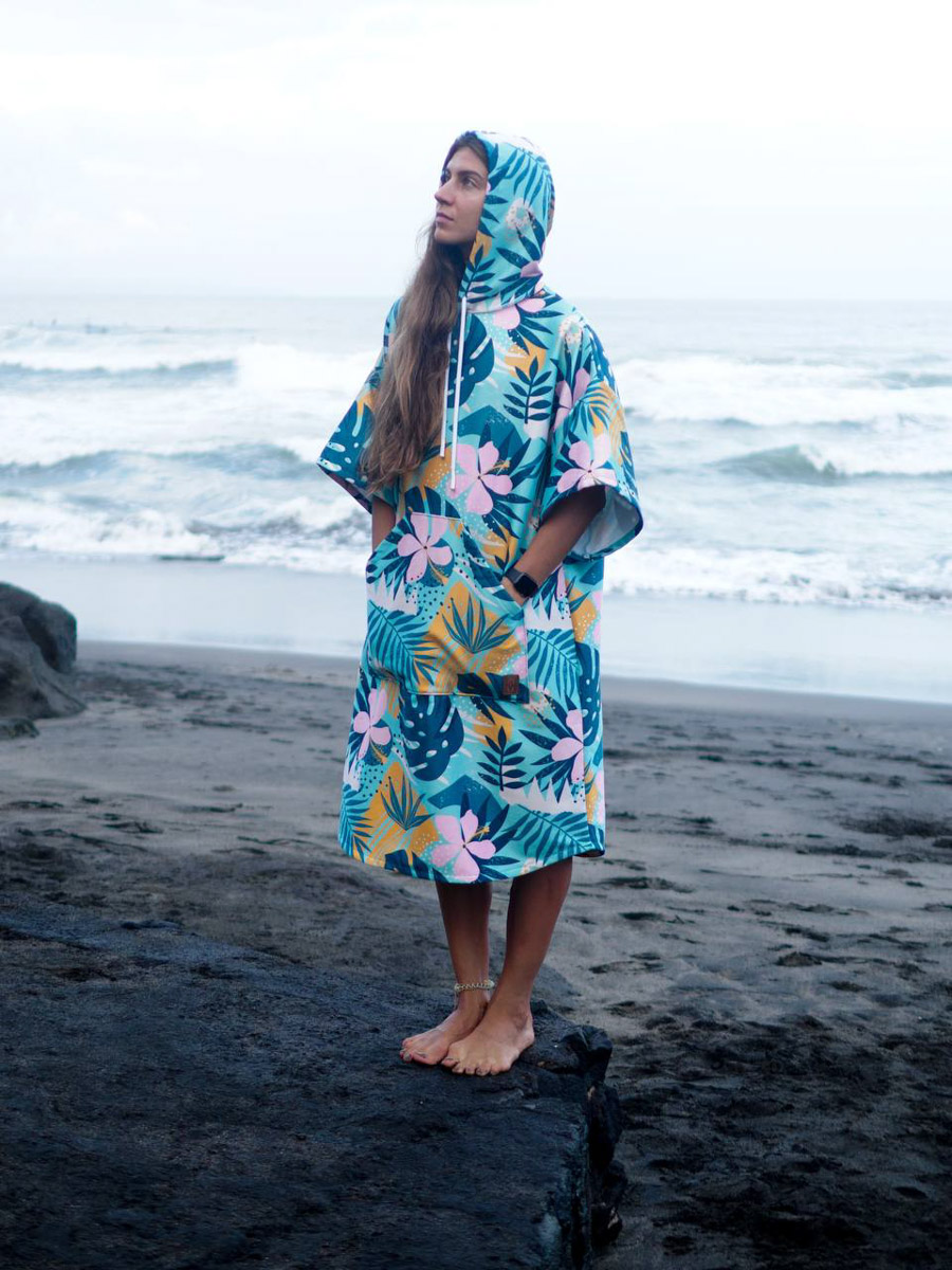 Их соединил серфинг. Анна Карасёва из Коврова познакомилась с будущим мужем в кэмпе на Бали. Сначала ребята вместе покоряли волны, а потом решили остаться жить на острове. Там у них родилась дочка, а еще появилась бизнес-идея, которую они успешно реализовали.