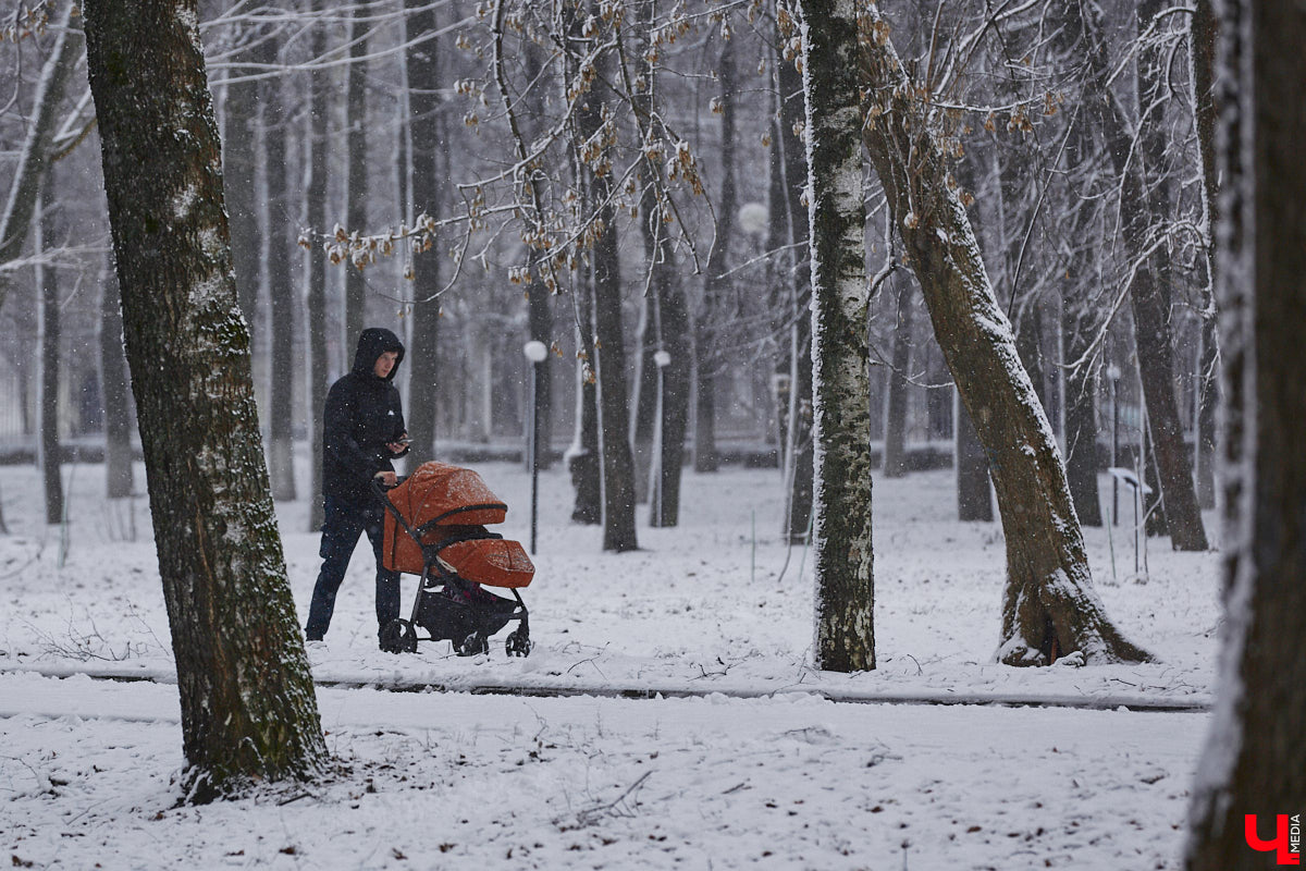 За окном долгожданная новогодняя сказка, хотя с размерами сугробов в начале декабря природа явно перегибает палку. Уменьшаться в ближайшее время они не намерены, только расти. Температура же, напротив, как на ледянке катится с горки вниз. Если верить прогнозу, в этом месяце будет три особенно морозных периода.