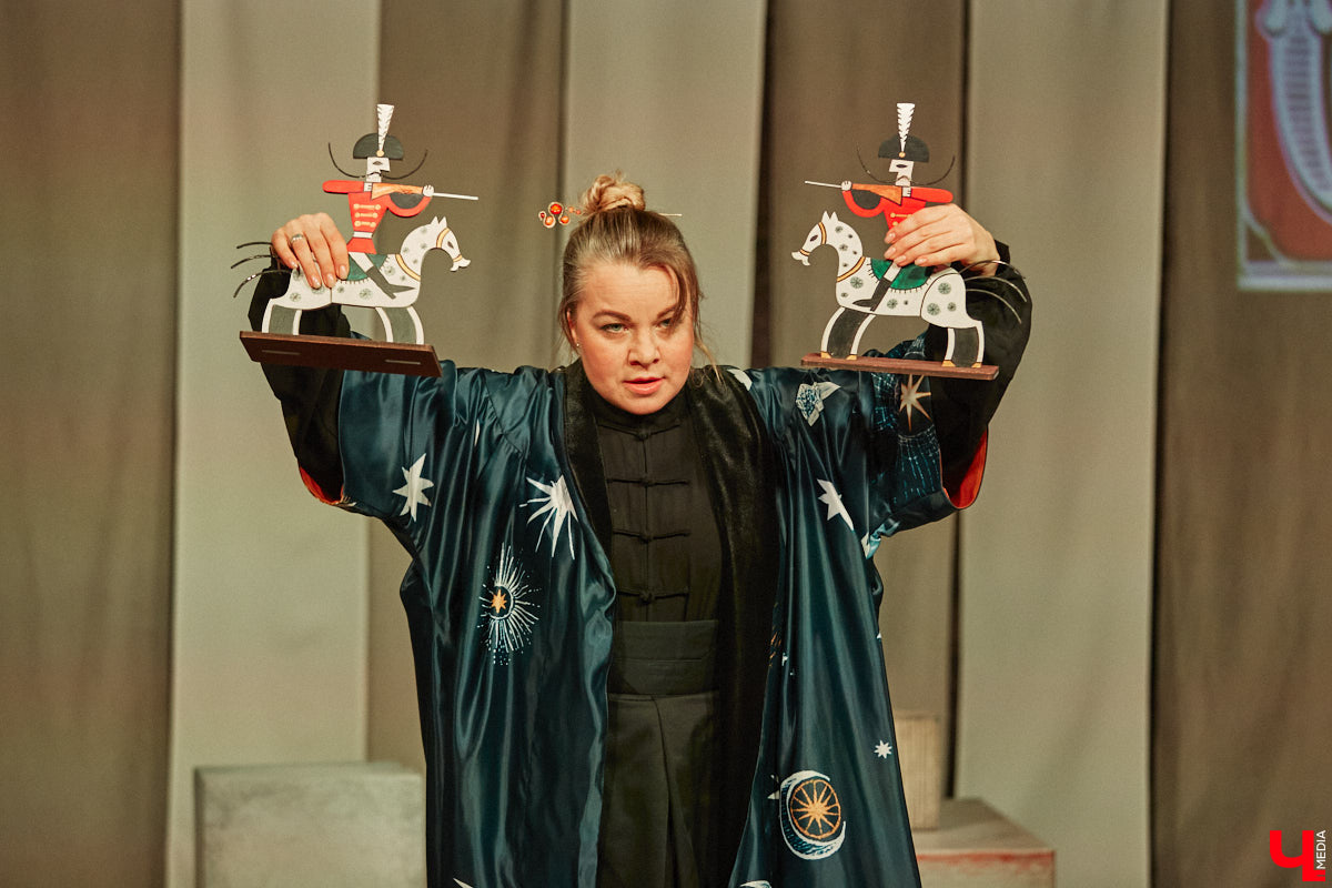 Подарок для юных владимирских зрителей приготовил «Театр         Т» из         Москвы         — волшебный спектакль «Щелкунчик» (0+). Интерактивное представление         — отличный шанс попасть в         сказку Гофмана прямо из         зала. Ожившие персонажи и         чудесные превращения не         оставят равнодушными детей и         их         родителей. Премьерные показы уже стартовали в         областном центре. Наше издание побывало на         одном из         них.