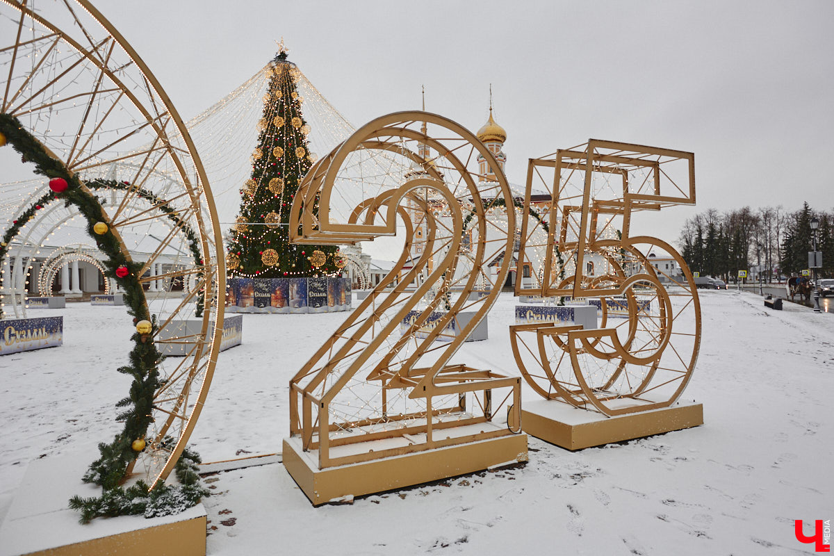 Юбилей музея под открытым небом позади, однако некоторые проекты до сих пор не закончены. Например, движение из Владимира в Суздаль по трассе Р-132 «Золотое кольцо» и сейчас вызывает много вопросов. Когда завершат капитальный ремонт на объекте и что еще в древнем городе придется доделывать в будущем году? Читайте в репортаже «Ключ-Медиа».
