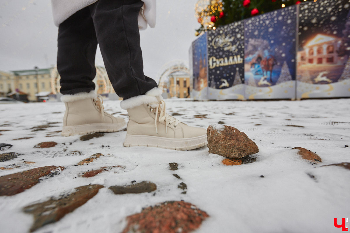 Юбилей музея под открытым небом позади, однако некоторые проекты до сих пор не закончены. Например, движение из Владимира в Суздаль по трассе Р-132 «Золотое кольцо» и сейчас вызывает много вопросов. Когда завершат капитальный ремонт на объекте и что еще в древнем городе придется доделывать в будущем году? Читайте в репортаже «Ключ-Медиа».