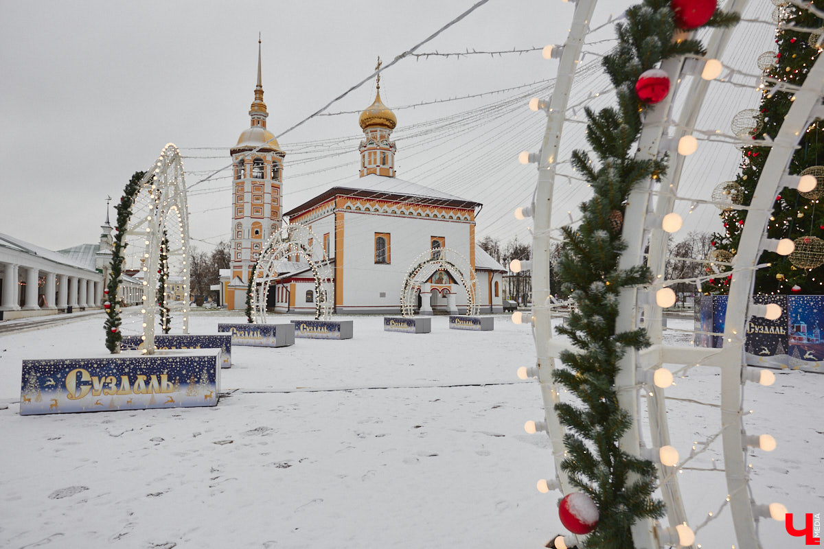 Юбилей музея под открытым небом позади, однако некоторые проекты до сих пор не закончены. Например, движение из Владимира в Суздаль по трассе Р-132 «Золотое кольцо» и сейчас вызывает много вопросов. Когда завершат капитальный ремонт на объекте и что еще в древнем городе придется доделывать в будущем году? Читайте в репортаже «Ключ-Медиа».