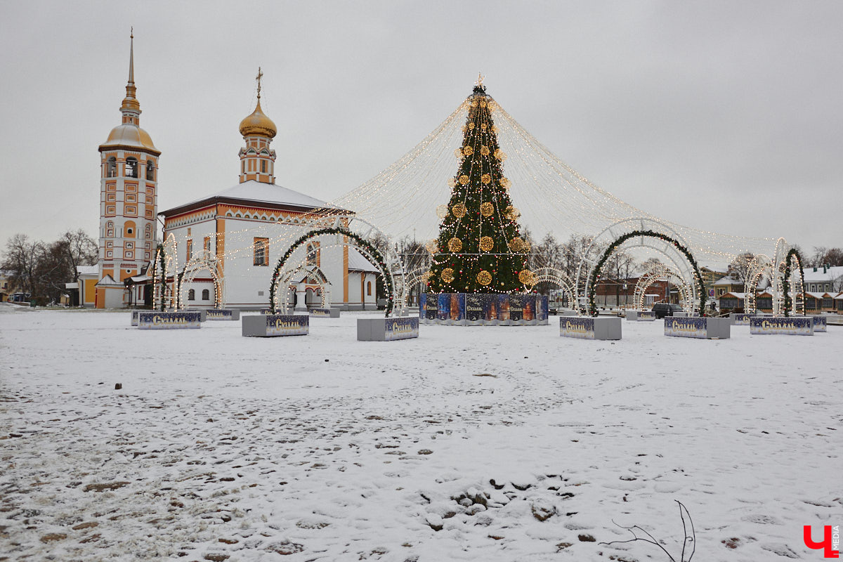 Юбилей музея под открытым небом позади, однако некоторые проекты до сих пор не закончены. Например, движение из Владимира в Суздаль по трассе Р-132 «Золотое кольцо» и сейчас вызывает много вопросов. Когда завершат капитальный ремонт на объекте и что еще в древнем городе придется доделывать в будущем году? Читайте в репортаже «Ключ-Медиа».