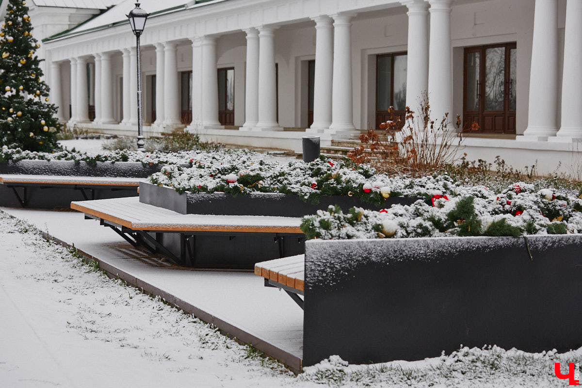 Юбилей музея под открытым небом позади, однако некоторые проекты до сих пор не закончены. Например, движение из Владимира в Суздаль по трассе Р-132 «Золотое кольцо» и сейчас вызывает много вопросов. Когда завершат капитальный ремонт на объекте и что еще в древнем городе придется доделывать в будущем году? Читайте в репортаже «Ключ-Медиа».