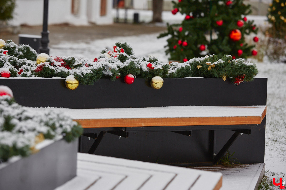 Юбилей музея под открытым небом позади, однако некоторые проекты до сих пор не закончены. Например, движение из Владимира в Суздаль по трассе Р-132 «Золотое кольцо» и сейчас вызывает много вопросов. Когда завершат капитальный ремонт на объекте и что еще в древнем городе придется доделывать в будущем году? Читайте в репортаже «Ключ-Медиа».