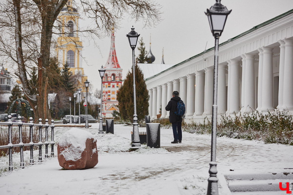 Юбилей музея под открытым небом позади, однако некоторые проекты до сих пор не закончены. Например, движение из Владимира в Суздаль по трассе Р-132 «Золотое кольцо» и сейчас вызывает много вопросов. Когда завершат капитальный ремонт на объекте и что еще в древнем городе придется доделывать в будущем году? Читайте в репортаже «Ключ-Медиа».