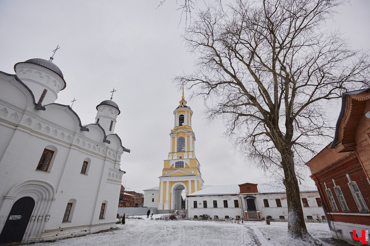 Юбилей музея под открытым небом позади, однако некоторые проекты до сих пор не закончены. Например, движение из Владимира в Суздаль по трассе Р-132 «Золотое кольцо» и сейчас вызывает много вопросов. Когда завершат капитальный ремонт на объекте и что еще в древнем городе придется доделывать в будущем году? Читайте в репортаже «Ключ-Медиа».