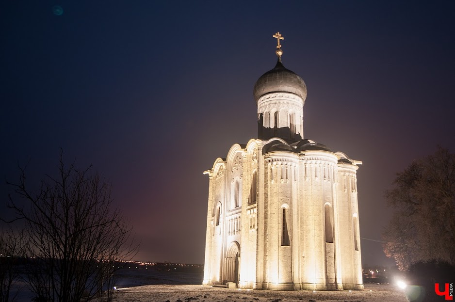 120 лет назад в областной столице родился Николай Николаевич Воронин, выдающийся ученый, археолог. Он вел беспрецедентные по своим масштабам и научной значимости раскопки в 33-м регионе и других местах. Так, например, его книга «Владимир — Боголюбово — Суздаль — Юрьев-Польский» положила начало серии путеводителей по городам Древней Руси. Жизнь доктора исторических наук была не менее выдающейся, чем его работы.