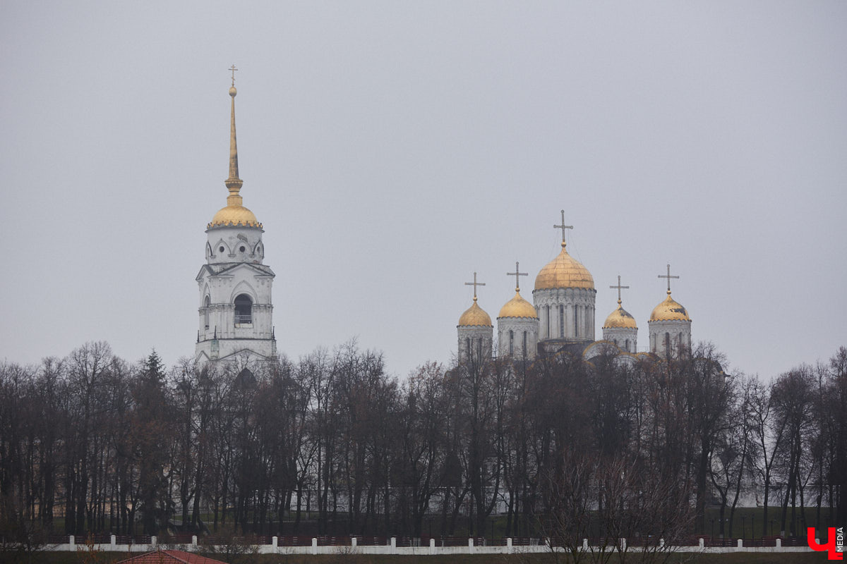 120 лет назад в областной столице родился Николай Николаевич Воронин, выдающийся ученый, археолог. Он вел беспрецедентные по своим масштабам и научной значимости раскопки в 33-м регионе и других местах. Так, например, его книга «Владимир — Боголюбово — Суздаль — Юрьев-Польский» положила начало серии путеводителей по городам Древней Руси. Жизнь доктора исторических наук была не менее выдающейся, чем его работы.