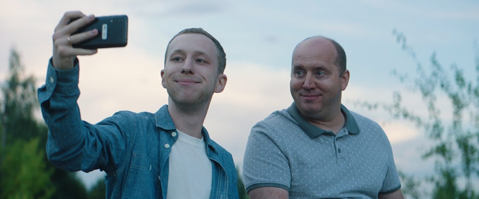 Бывшая резиденция Ивана Грозного не может похвастаться таким паломничеством кинематографистов, как Владимир и тем более Суздаль. Но пару шедевров и несколько вполне достойных кинолент сняли и там. Причем первые в области съемки аж в 1926 году проходили именно в Александрове. «Ключ-Медиа» собрал фильмы и сериалы, в которых город 33-го региона стал полноценным участником фильма или же, напротив, скромно выступал в роли незаметного статиста.