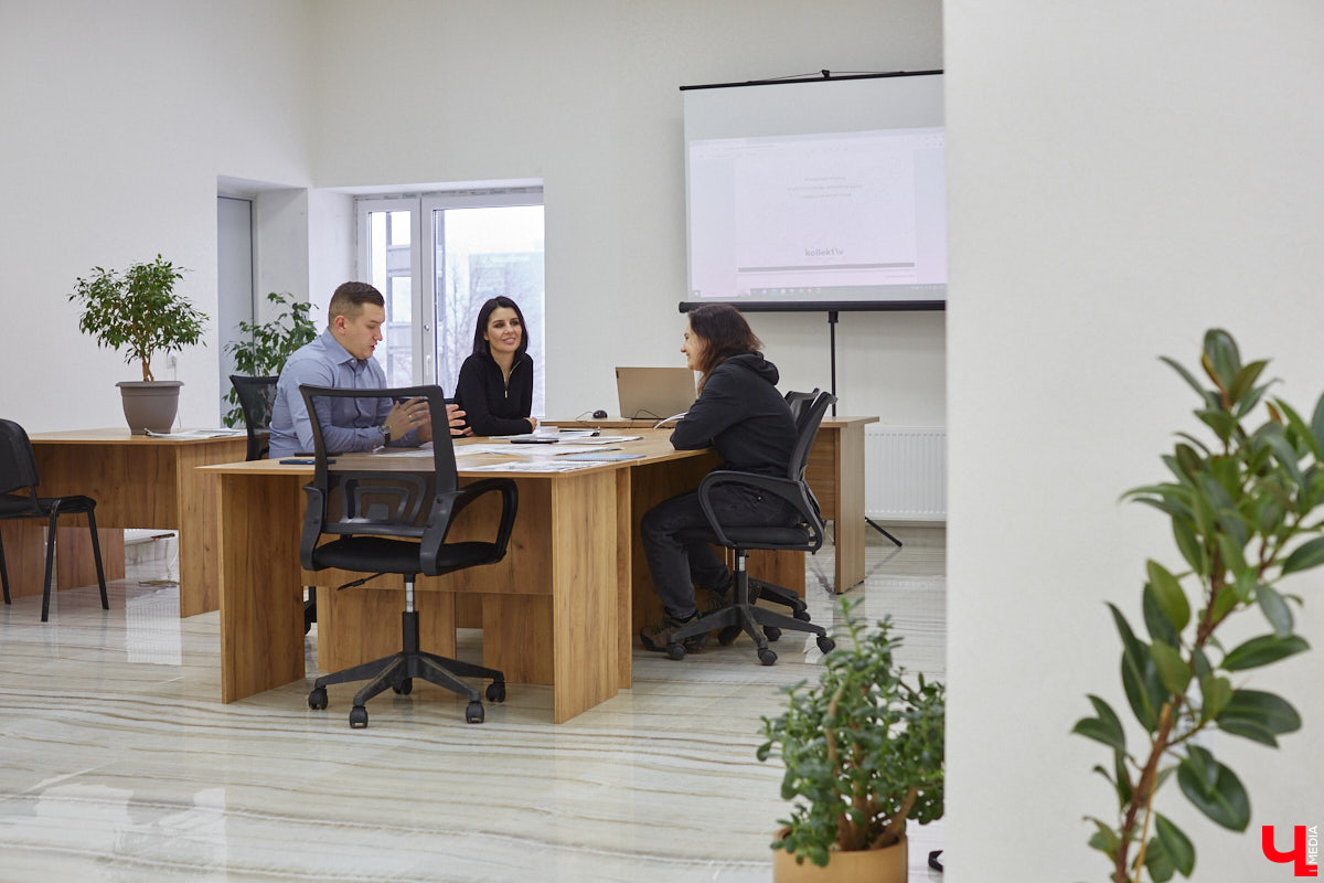 Пока Лыбедская магистраль — недружелюбная для пешеходов территория. Но эта ситуация скоро изменится. Там появится линейный парк с озеленением и точками притяжения, который должен замкнуть контур туристического маршрута по границам древнего города. С проектом благоустройства «Ключ-Медиа» познакомили его авторы.