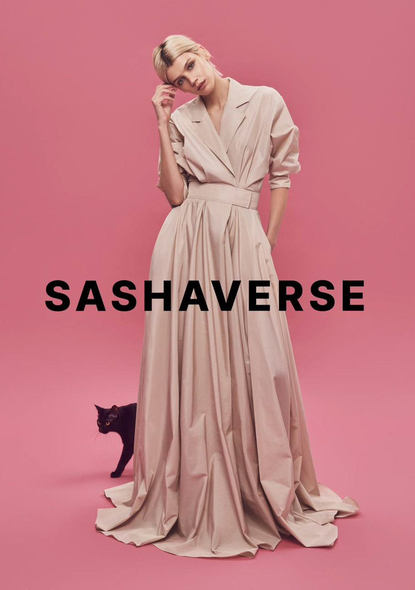Нет более вечного вопроса под Новый год, чем «Что же надеть?» Одному из самых известных российских дизайнеров и, кстати, нашему земляку Александру Терехову всегда удается находить нужный ответ. Его бренд SASHAVERSE представил праздничную капсульную коллекцию. А главной ее звездой снова стала актриса Анастасия Красовская, известная по сериалам «Слово пацана», «Черная весна» и «Дайте шоу».
