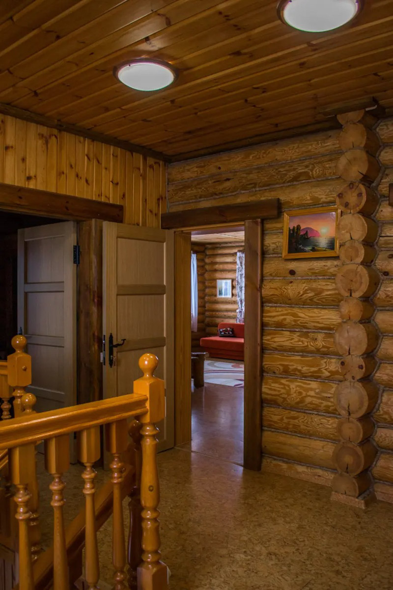 Где и&nbsp;как провести Новый год, каждый решает сам. Тем, кто планирует в&nbsp;каникулы покинуть бетонные джунгли, поможет обзор домов, которые сдают в&nbsp;аренду на&nbsp;праздники во&nbsp;Владимирской области. Мы&nbsp;подобрали варианты как для больших компаний, так и&nbsp;для пар и&nbsp;даже на&nbsp;одного человека. Однако стоит поторопиться с&nbsp;выбором&nbsp;— часы вот-вот пробьют полночь!