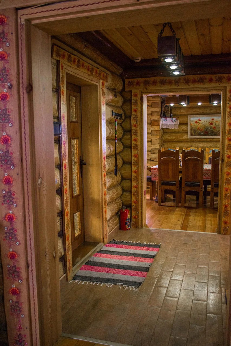 Где и&nbsp;как провести Новый год, каждый решает сам. Тем, кто планирует в&nbsp;каникулы покинуть бетонные джунгли, поможет обзор домов, которые сдают в&nbsp;аренду на&nbsp;праздники во&nbsp;Владимирской области. Мы&nbsp;подобрали варианты как для больших компаний, так и&nbsp;для пар и&nbsp;даже на&nbsp;одного человека. Однако стоит поторопиться с&nbsp;выбором&nbsp;— часы вот-вот пробьют полночь!