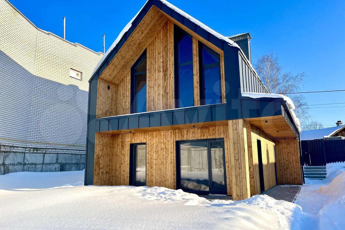 Где и&nbsp;как провести Новый год, каждый решает сам. Тем, кто планирует в&nbsp;каникулы покинуть бетонные джунгли, поможет обзор домов, которые сдают в&nbsp;аренду на&nbsp;праздники во&nbsp;Владимирской области. Мы&nbsp;подобрали варианты как для больших компаний, так и&nbsp;для пар и&nbsp;даже на&nbsp;одного человека. Однако стоит поторопиться с&nbsp;выбором&nbsp;— часы вот-вот пробьют полночь!