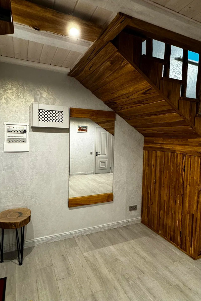 Где и&nbsp;как провести Новый год, каждый решает сам. Тем, кто планирует в&nbsp;каникулы покинуть бетонные джунгли, поможет обзор домов, которые сдают в&nbsp;аренду на&nbsp;праздники во&nbsp;Владимирской области. Мы&nbsp;подобрали варианты как для больших компаний, так и&nbsp;для пар и&nbsp;даже на&nbsp;одного человека. Однако стоит поторопиться с&nbsp;выбором&nbsp;— часы вот-вот пробьют полночь!