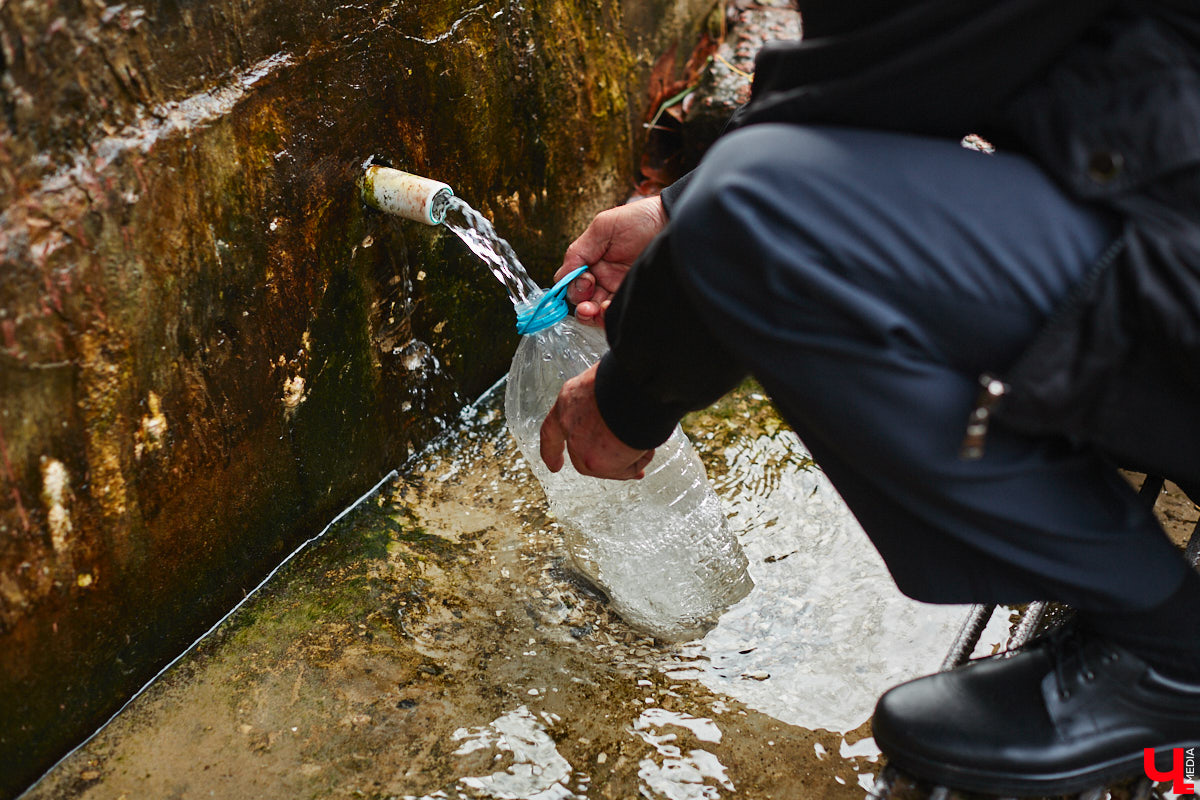 Во Владимире проверили качество воды в основных родниках, расположенных в черте областного центра. Выяснилось, что отклонения по некоторым показателям все же имеются. А значит, перед употреблением стоит задуматься, испить ли свежей водицы или лучше не рисковать?