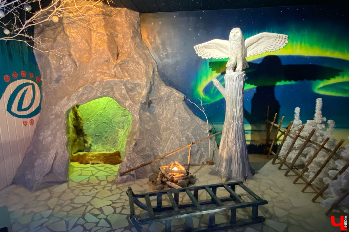 В   лесах заснеженной Карелии обосновался сказочный Талвиукко   — так зовут местного Деда Мороза. Корреспондент «Ключ-Медиа» побывала в   гостях у   главного зимнего волшебника республики, с   ветерком прокатилась на   его верных мини-оленях и   отведала знаменитого местного чая с   морошкой. Как добраться в   резиденцию из   Владимира, сколько стоит подобное развлечение и   что еще интересного можно увидеть в   дороге   — читайте в   нашем обзоре.