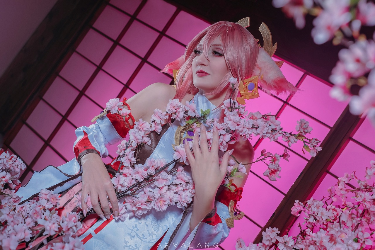 Увлеченных косплеем взрослых часто обвиняют в инфантилизме. Однако они продолжают доказывать: их хобби — не просто маскарад, а искусство перевоплощения. За 18 лет ковровчанка Екатерина Калинина накопила недюжинный опыт, сменив десятки образов. Кому, как не ей, «Ключ-Медиа» мог задать предусмотренные традиционной рубрикой неудобные вопросы?