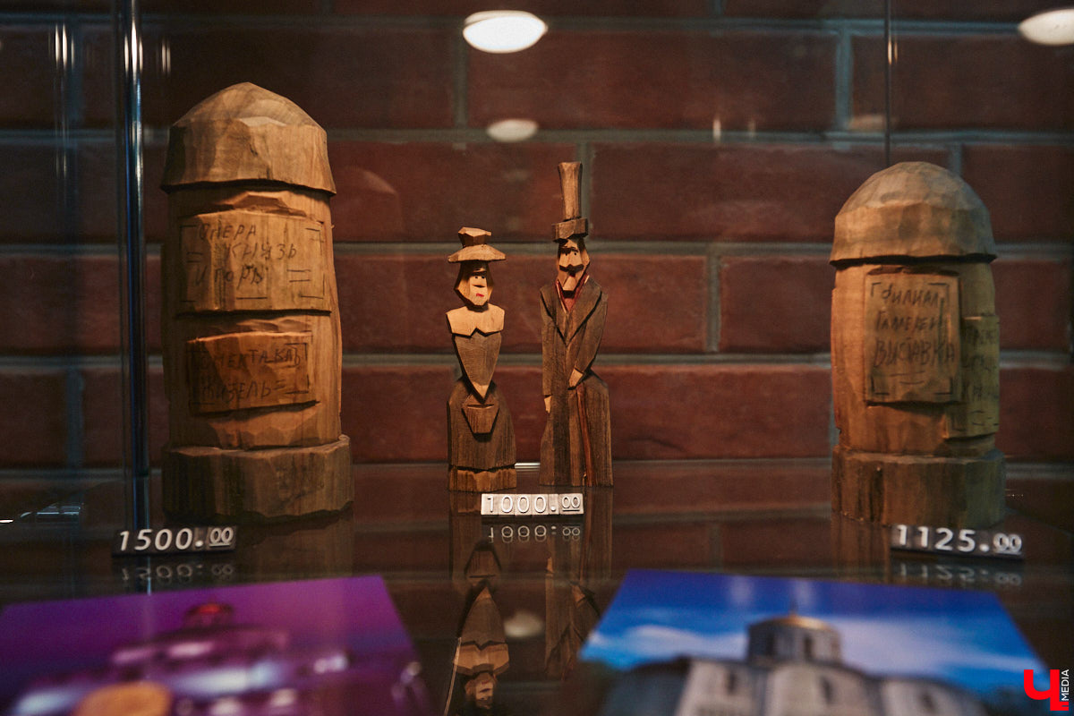 В Областном доме работников искусств произошли изменения. Сразу успокоим: в лучшую сторону! Он превратился в современный культурный центр со стильным интерьером, сохранив ту самую ламповую атмосферу, за которую его так любят владимирцы. На днях «Ключ-Медиа» побывал на обновленной площадке и готов поделиться своим мнением.