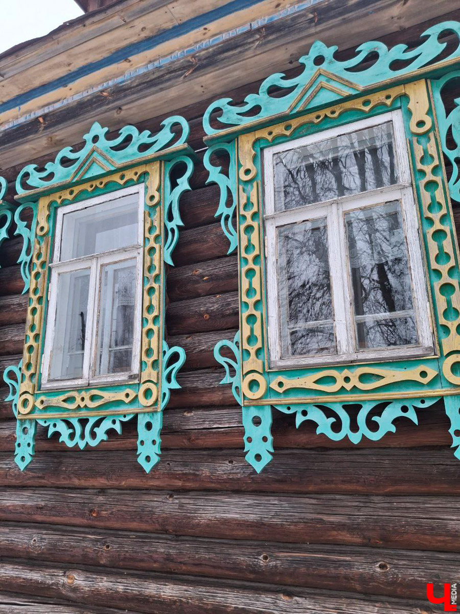 А вы знаете, что означают символы и узоры на старинных наличниках? Владимирский блогер Дарья Ермолина организовала краеведческий тур по Судогодскому краю, дабы расшифровать тайные символы резных окон. «Ключ-Медиа» побывал на премьерной экскурсии и готов поделиться впечатлениями!