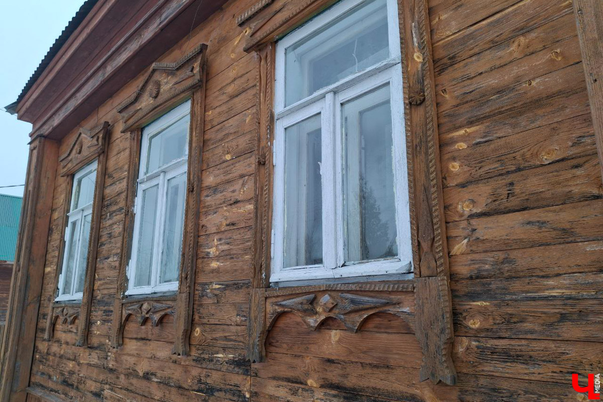 А вы знаете, что означают символы и узоры на старинных наличниках? Владимирский блогер Дарья Ермолина организовала краеведческий тур по Судогодскому краю, дабы расшифровать тайные символы резных окон. «Ключ-Медиа» побывал на премьерной экскурсии и готов поделиться впечатлениями!