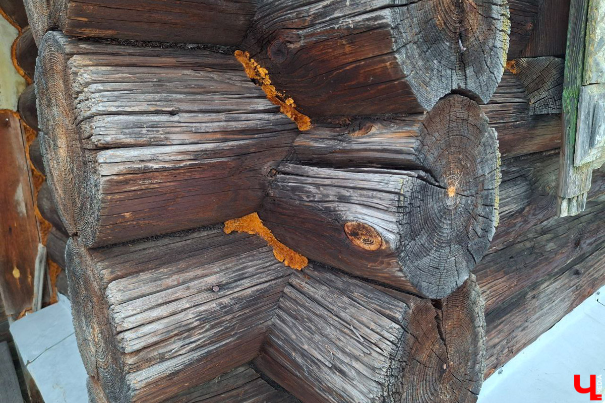 А вы знаете, что означают символы и узоры на старинных наличниках? Владимирский блогер Дарья Ермолина организовала краеведческий тур по Судогодскому краю, дабы расшифровать тайные символы резных окон. «Ключ-Медиа» побывал на премьерной экскурсии и готов поделиться впечатлениями!