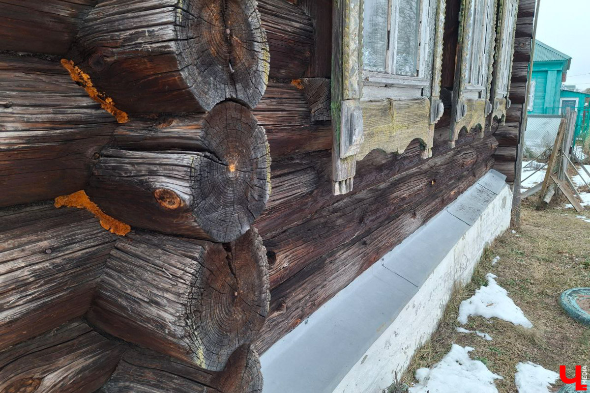 А вы знаете, что означают символы и узоры на старинных наличниках? Владимирский блогер Дарья Ермолина организовала краеведческий тур по Судогодскому краю, дабы расшифровать тайные символы резных окон. «Ключ-Медиа» побывал на премьерной экскурсии и готов поделиться впечатлениями!