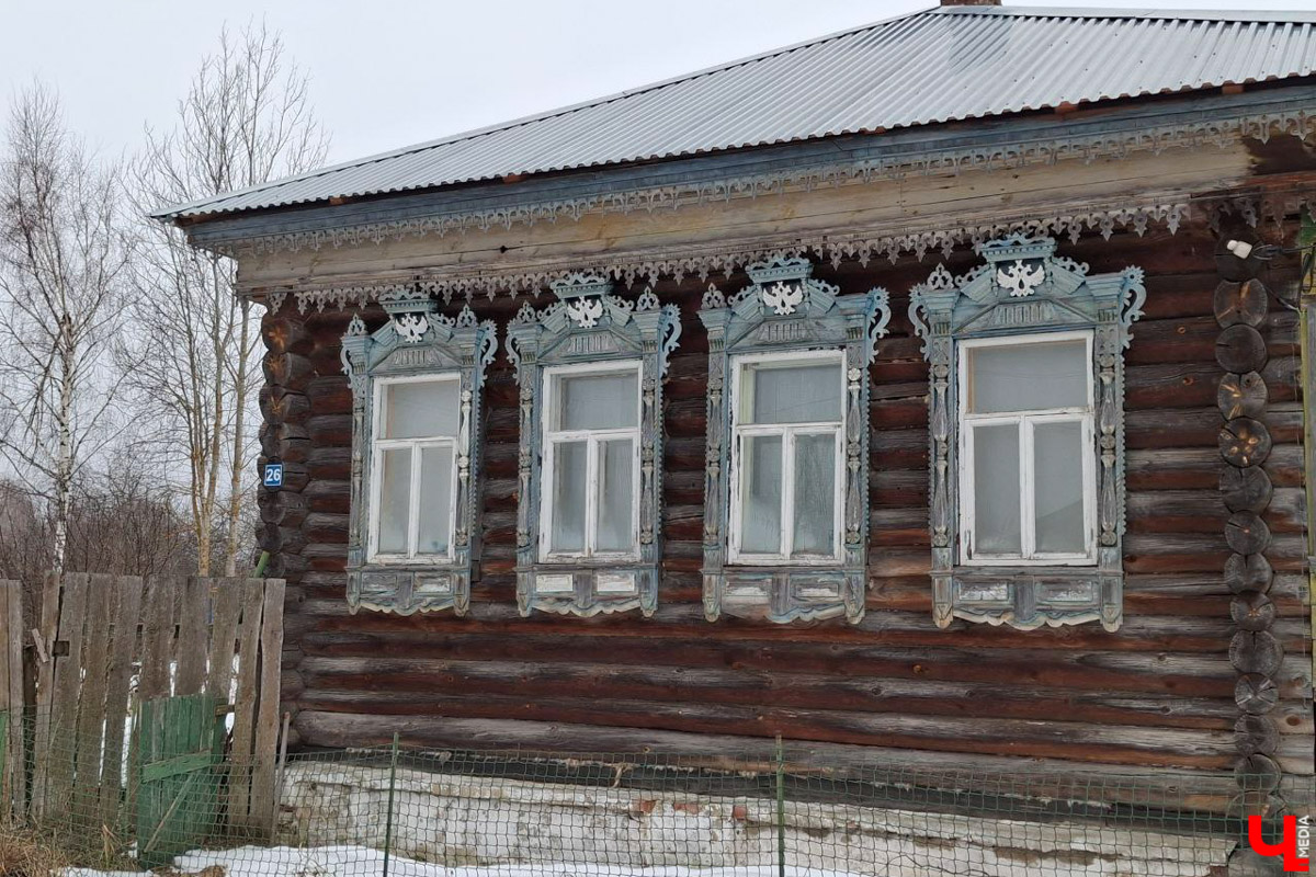 А вы знаете, что означают символы и узоры на старинных наличниках? Владимирский блогер Дарья Ермолина организовала краеведческий тур по Судогодскому краю, дабы расшифровать тайные символы резных окон. «Ключ-Медиа» побывал на премьерной экскурсии и готов поделиться впечатлениями!