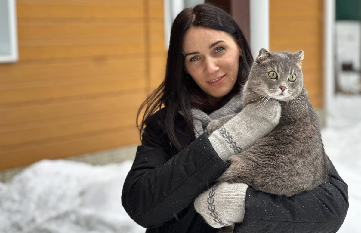 В XXI веке перемещением на дальние расстояния никого не удивишь. А что, если путешественник — кот? Сам хвостатый турист, конечно, о своих приключениях не расскажет. Для этого у пушистика есть любящие хозяева, которые поведают об усатом знатоке длительных поездок и многочасовых перелетов по кличке Буч.