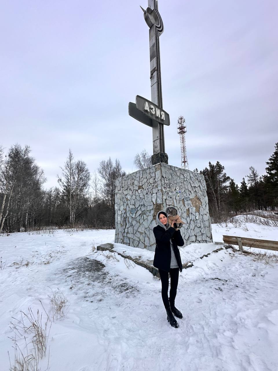 В XXI веке перемещением на дальние расстояния никого не удивишь. А что, если путешественник — кот? Сам хвостатый турист, конечно, о своих приключениях не расскажет. Для этого у пушистика есть любящие хозяева, которые поведают об усатом знатоке длительных поездок и многочасовых перелетов по кличке Буч.