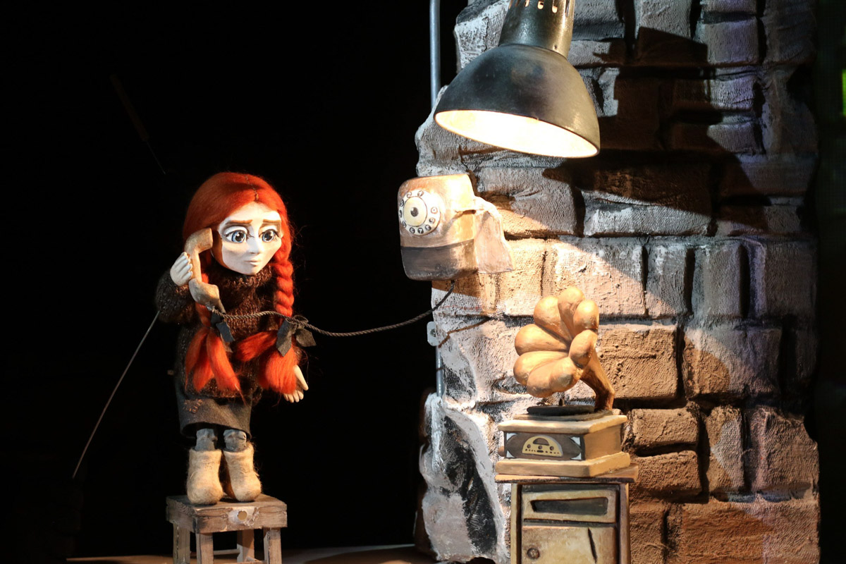 Посетить кукольное представление не в качестве сопровождающего — поступок для взрослого человека, признаться, несколько неожиданный. Но именно это предлагают сделать жителям города. Владимирский театр запустил новый проект, рассчитанный на серьезного зрителя. Уверены, его оценят даже искушенные ценители искусства.