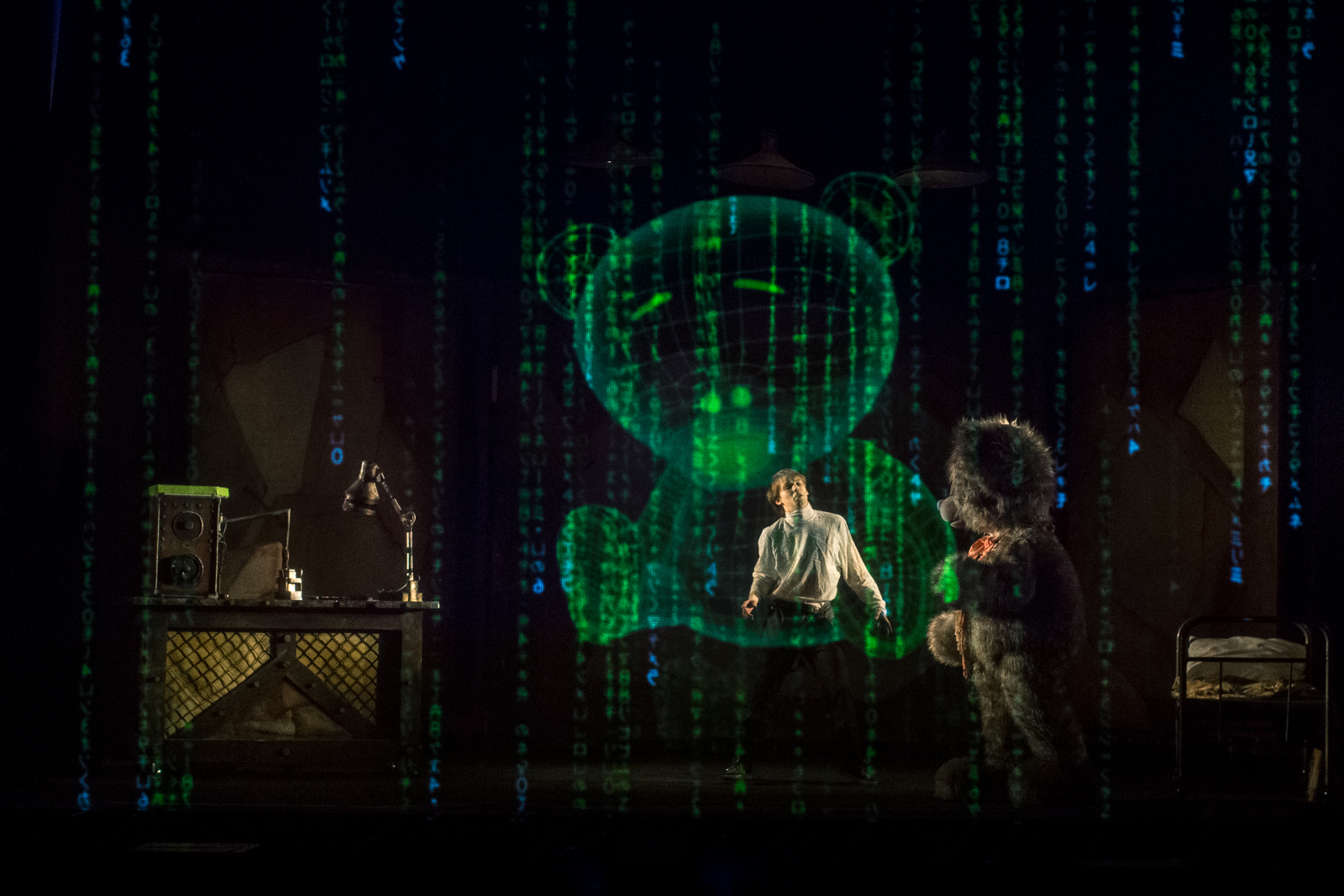 Посетить кукольное представление не в качестве сопровождающего — поступок для взрослого человека, признаться, несколько неожиданный. Но именно это предлагают сделать жителям города. Владимирский театр запустил новый проект, рассчитанный на серьезного зрителя. Уверены, его оценят даже искушенные ценители искусства.