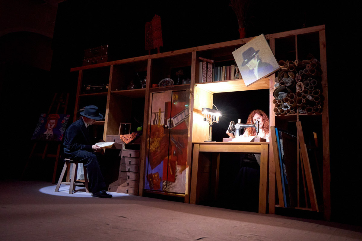 Посетить кукольное представление не в качестве сопровождающего — поступок для взрослого человека, признаться, несколько неожиданный. Но именно это предлагают сделать жителям города. Владимирский театр запустил новый проект, рассчитанный на серьезного зрителя. Уверены, его оценят даже искушенные ценители искусства.