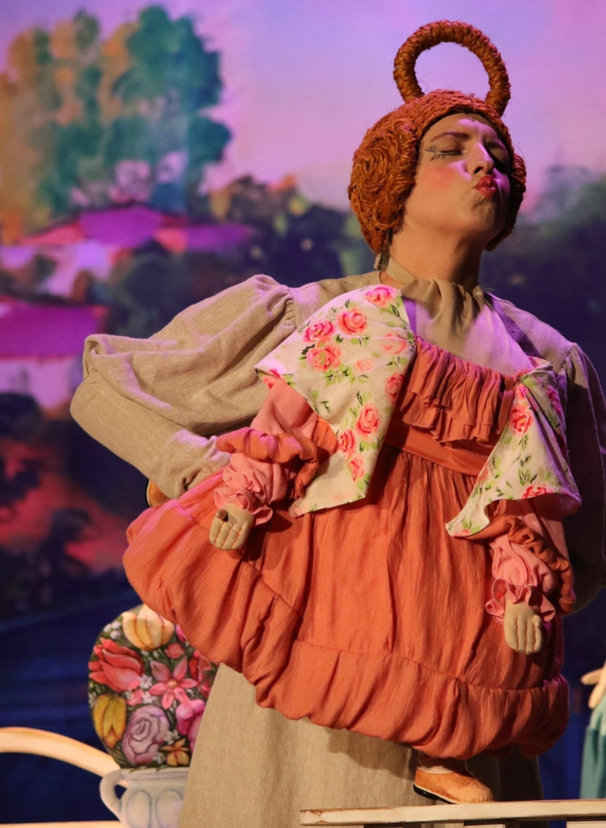 Посетить кукольное представление не в качестве сопровождающего — поступок для взрослого человека, признаться, несколько неожиданный. Но именно это предлагают сделать жителям города. Владимирский театр запустил новый проект, рассчитанный на серьезного зрителя. Уверены, его оценят даже искушенные ценители искусства.