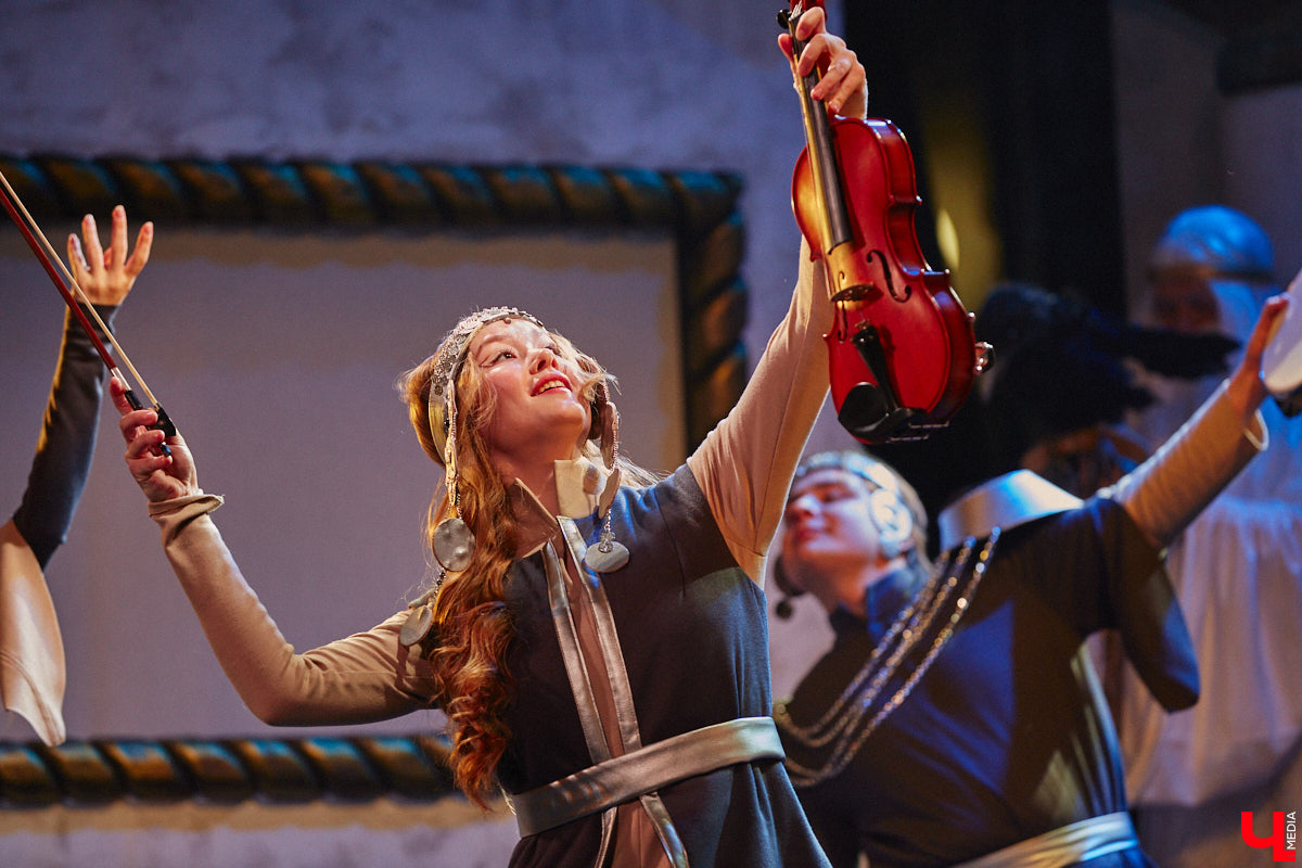 Посетить кукольное представление не в качестве сопровождающего — поступок для взрослого человека, признаться, несколько неожиданный. Но именно это предлагают сделать жителям города. Владимирский театр запустил новый проект, рассчитанный на серьезного зрителя. Уверены, его оценят даже искушенные ценители искусства.