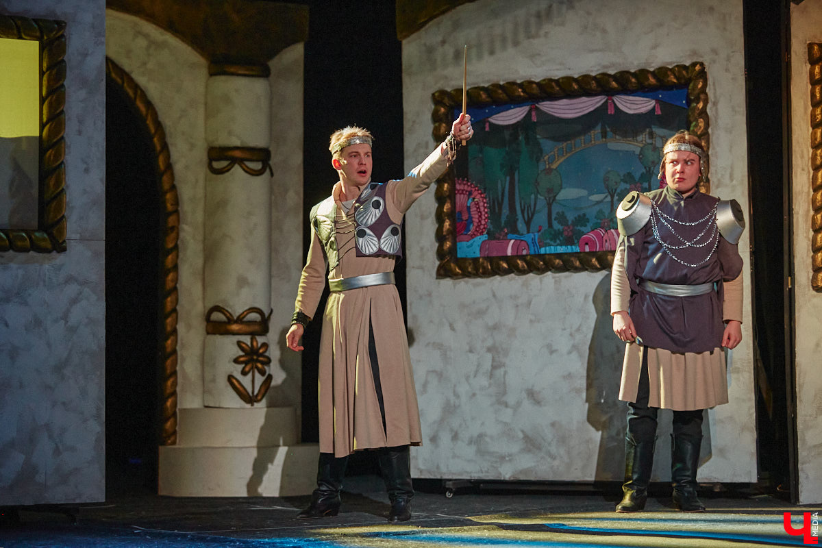 Посетить кукольное представление не в качестве сопровождающего — поступок для взрослого человека, признаться, несколько неожиданный. Но именно это предлагают сделать жителям города. Владимирский театр запустил новый проект, рассчитанный на серьезного зрителя. Уверены, его оценят даже искушенные ценители искусства.