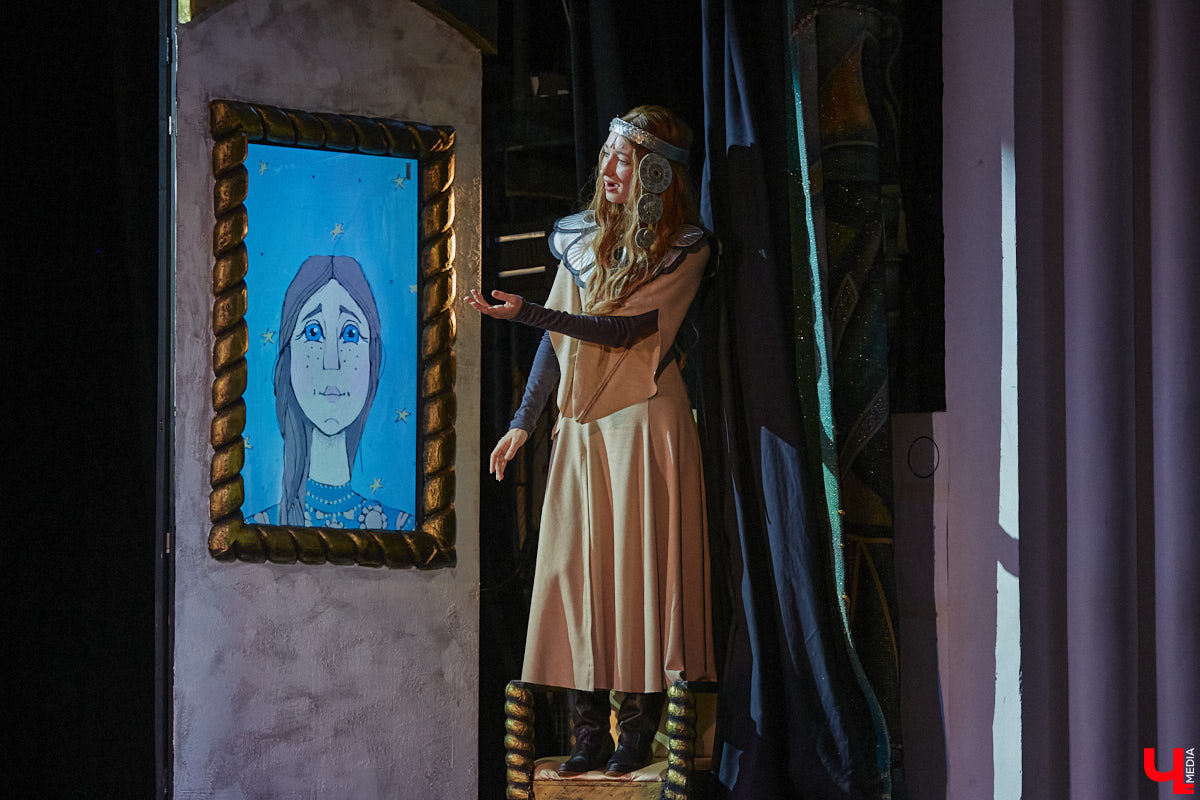 Посетить кукольное представление не в качестве сопровождающего — поступок для взрослого человека, признаться, несколько неожиданный. Но именно это предлагают сделать жителям города. Владимирский театр запустил новый проект, рассчитанный на серьезного зрителя. Уверены, его оценят даже искушенные ценители искусства.