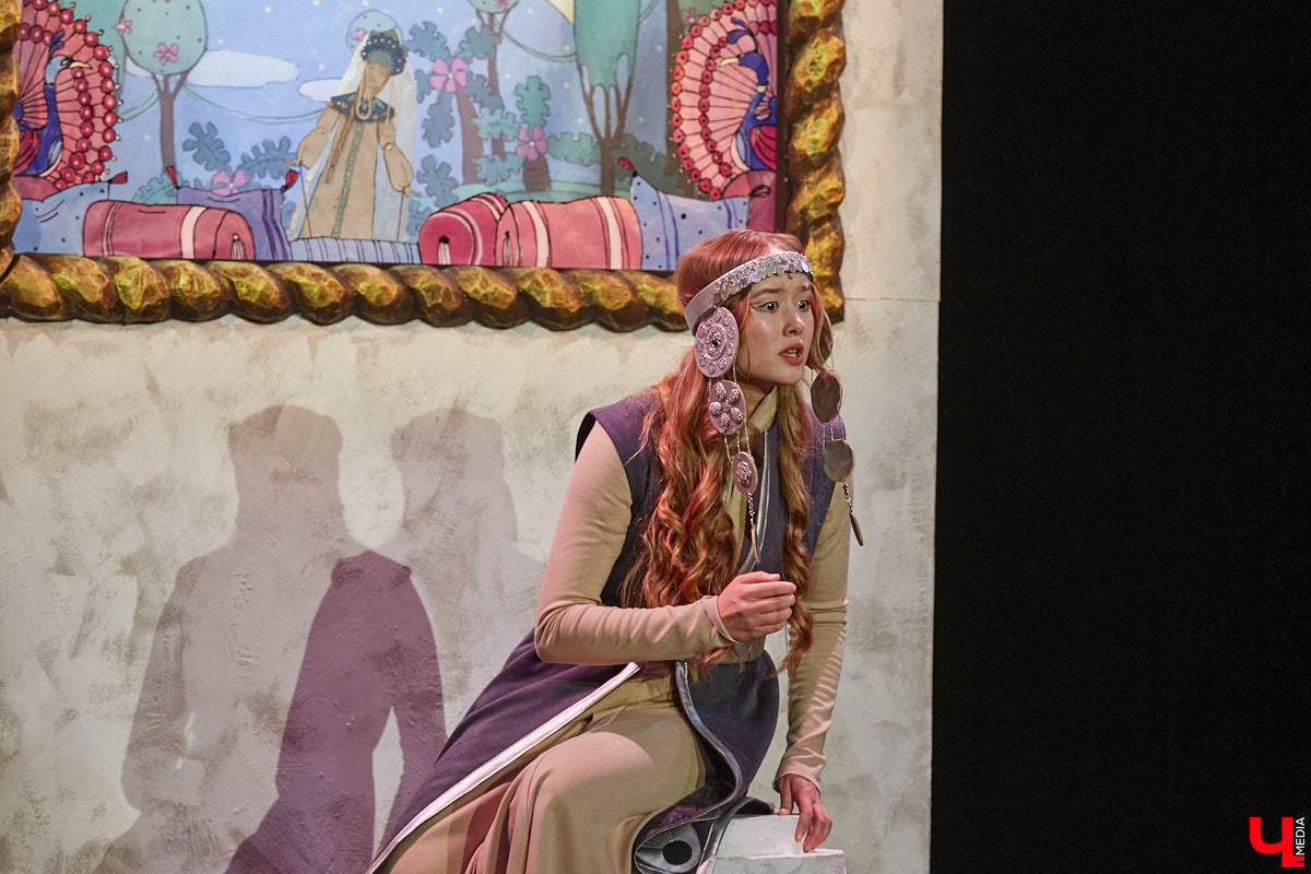 Посетить кукольное представление не в качестве сопровождающего — поступок для взрослого человека, признаться, несколько неожиданный. Но именно это предлагают сделать жителям города. Владимирский театр запустил новый проект, рассчитанный на серьезного зрителя. Уверены, его оценят даже искушенные ценители искусства.